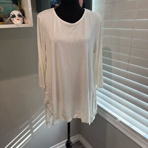 A.R.T.W Ivory Handkerchief Hem Ultimate Tunic‎